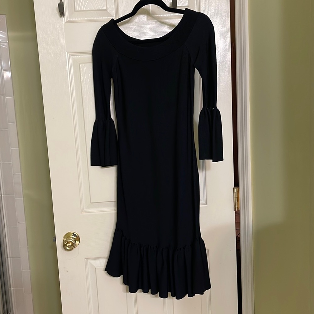 Jonathan Simkhai A-Line Dress
Black
Three-Quarter Sleeve with Bateau Neckline